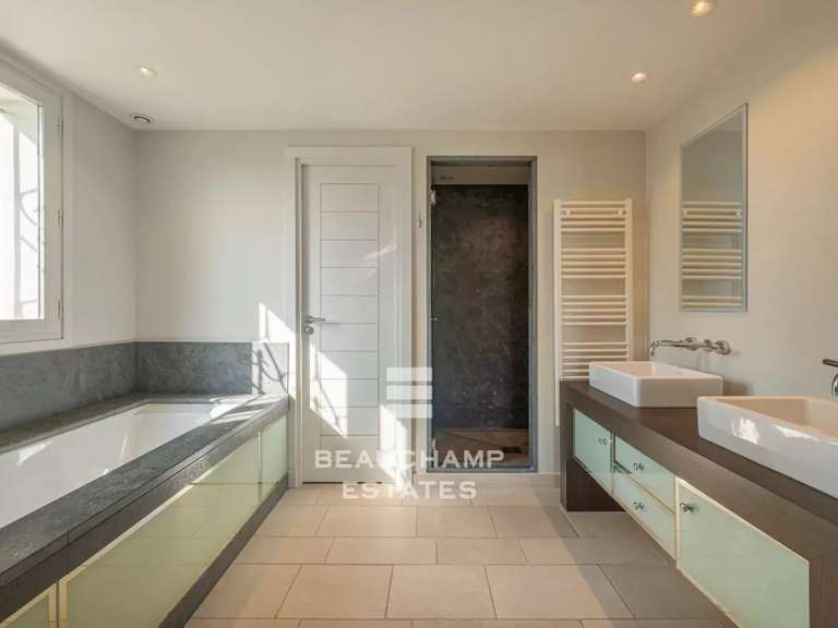 Villa with Sea view Le Cannet - 4 bedrooms - 319m²