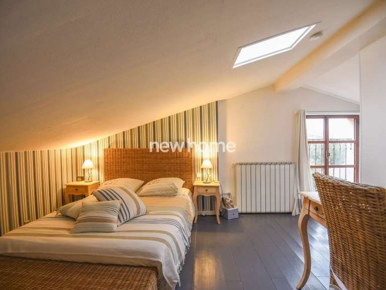 Maison Le Cannet-des-Maures - 4 chambres - 210m²