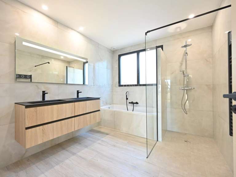 House le cap-d-agde - 4 bedrooms - 220m²
