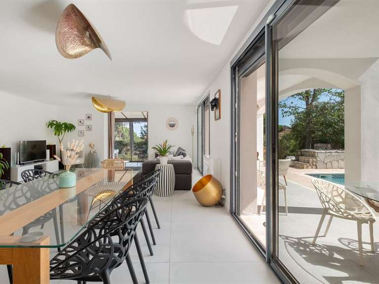 House le cap-d-agde - 1 bedroom - 184m²