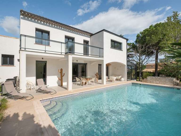 House le cap-d-agde - 1 bedroom - 184m²