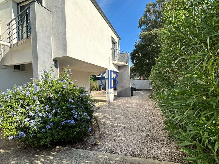 Villa le cap-d-agde - 3 bedrooms - 177m²