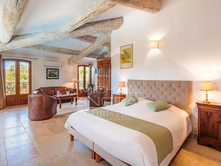 Propriété Le Castellet - 13 chambres - 851m²