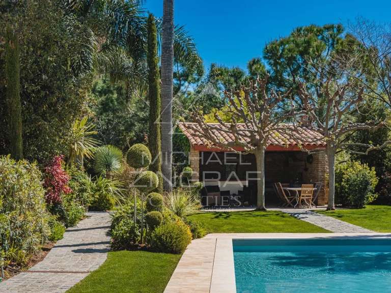 Propriété Le Castellet - 13 chambres - 851m²