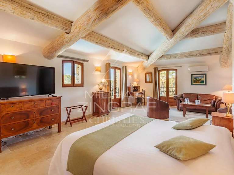 Propriété Le Castellet - 13 chambres - 851m²