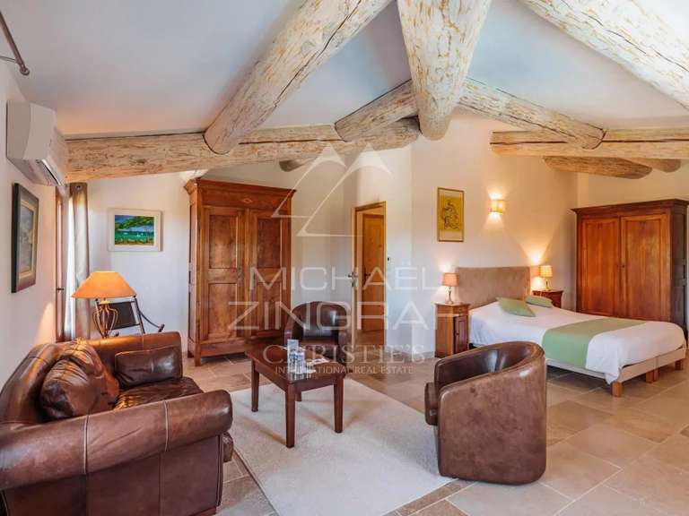 Propriété Le Castellet - 13 chambres - 851m²
