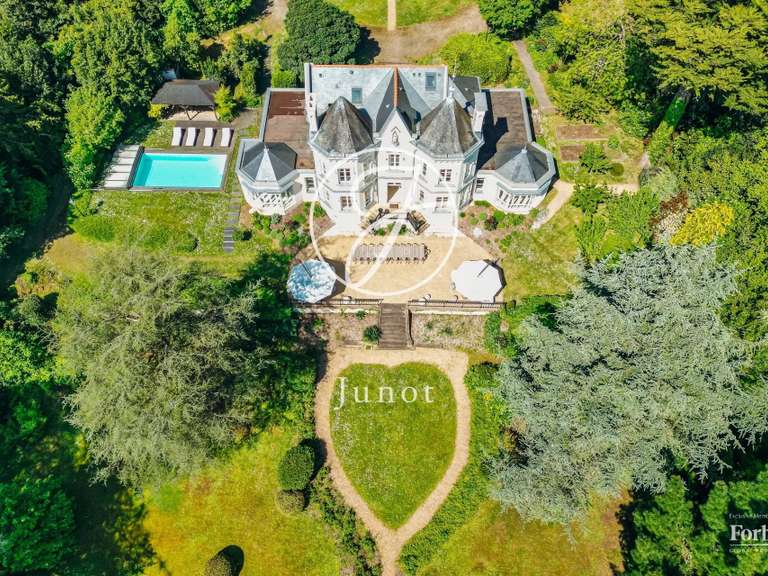 Maison Le Cellier - 8 chambres - 485m²