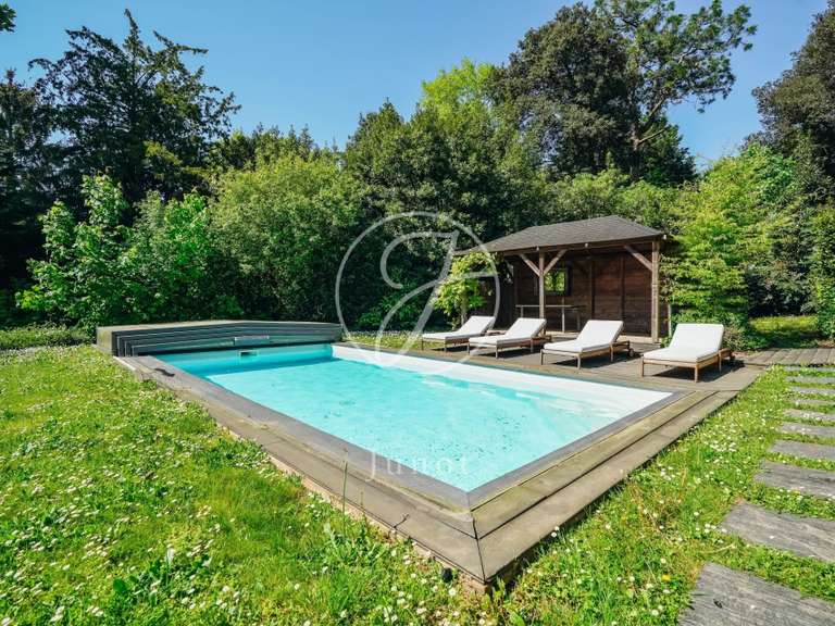 Propriété Le Cellier - 485m²