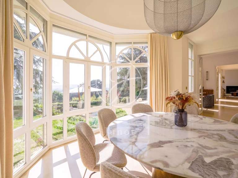 Propriété Le Cellier - 485m²