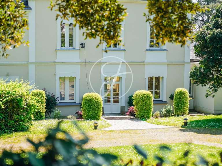 Propriété Le Cellier - 485m²