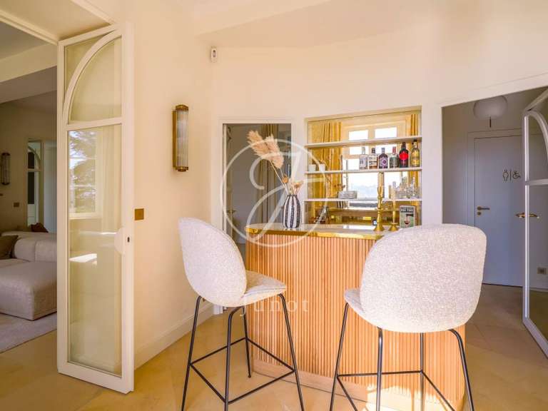 Propriété Le Cellier - 485m²