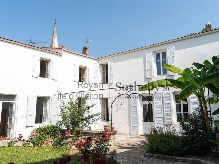 House Le Château-d'Oléron - 6 bedrooms - 402m²