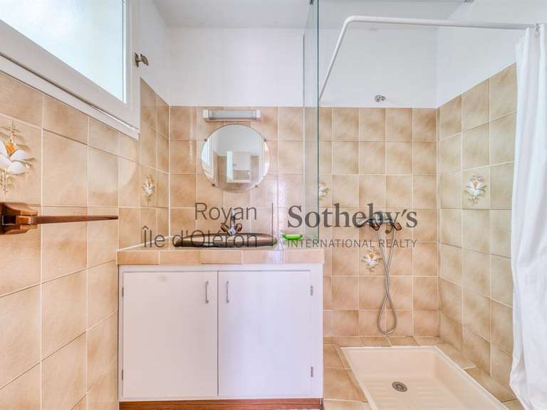 House Le Château-d'Oléron - 5 bedrooms - 182m²