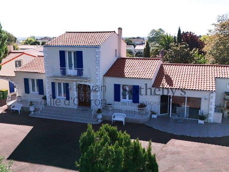 Maison Le Château-d'Oléron - 7 chambres - 302m²
