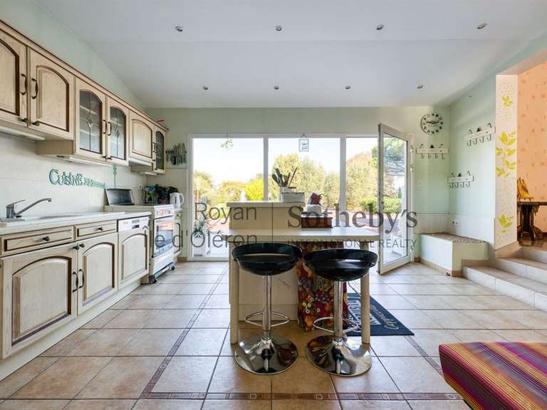 Maison Le Château-d'Oléron - 7 chambres - 302m²