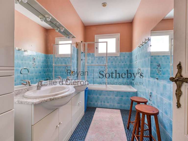 House Le Château-d'Oléron - 5 bedrooms - 182m²