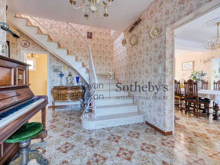 House Le Château-d'Oléron - 5 bedrooms - 182m²