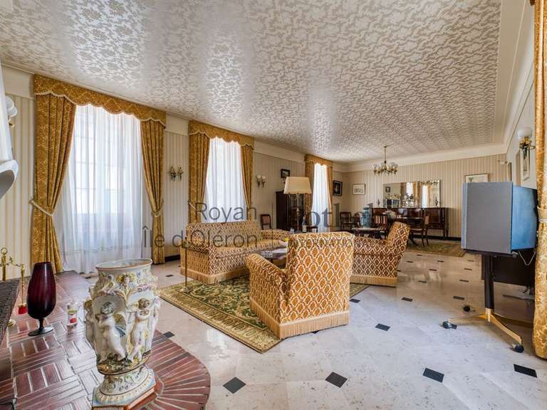 Maison Le Château-d'Oléron - 6 chambres - 402m²