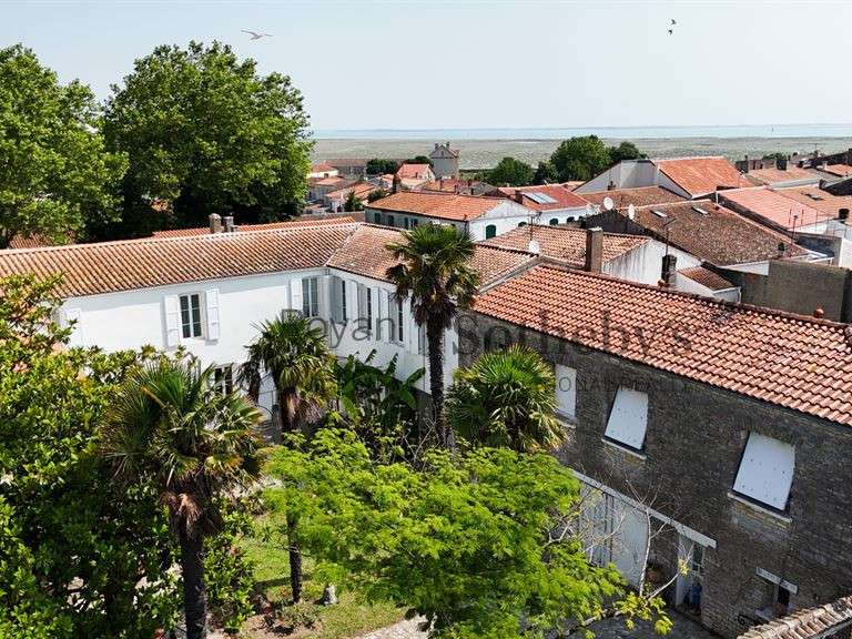 Maison Le Château-d'Oléron - 6 chambres - 402m²