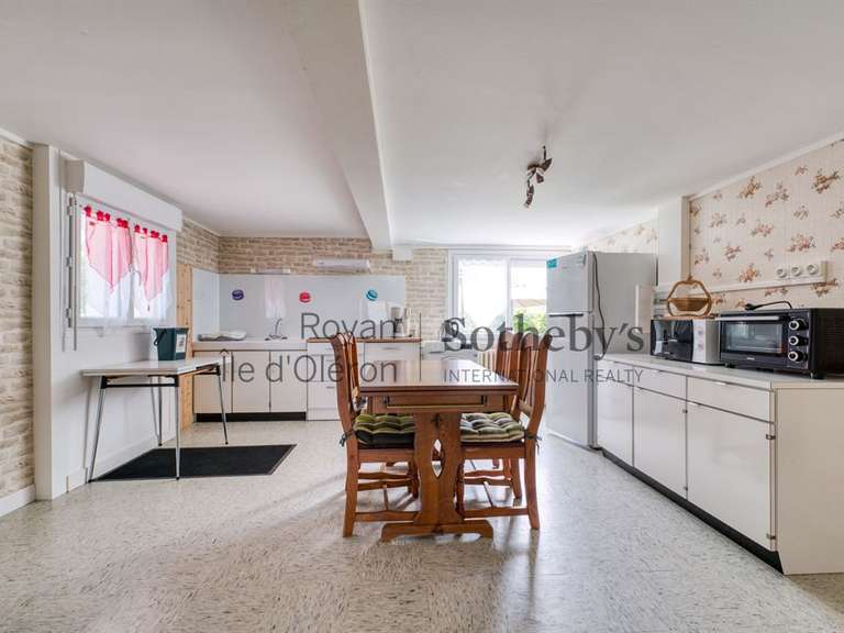 House Le Château-d'Oléron - 5 bedrooms - 173m²