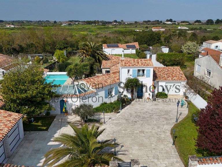 Maison Le Château-d'Oléron - 4 chambres - 300m²