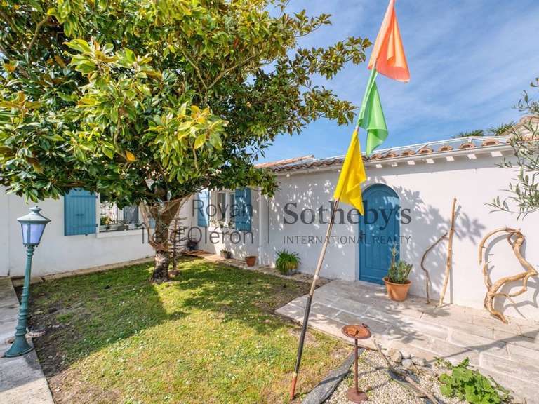 Maison Le Château-d'Oléron - 4 chambres - 275m²