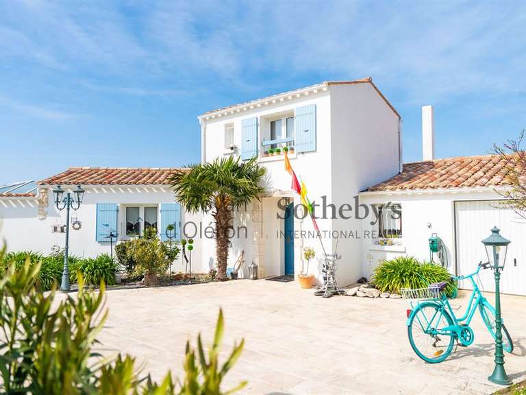 Maison Le Château-d'Oléron - 4 chambres - 300m²