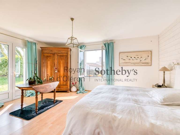 Maison Le Château-d'Oléron - 4 chambres - 300m²