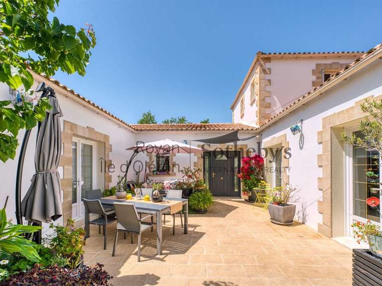 Maison Le Château-d'Oléron - 4 chambres - 228m²