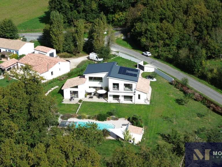 Maison Le Chay - 5 chambres - 206m²