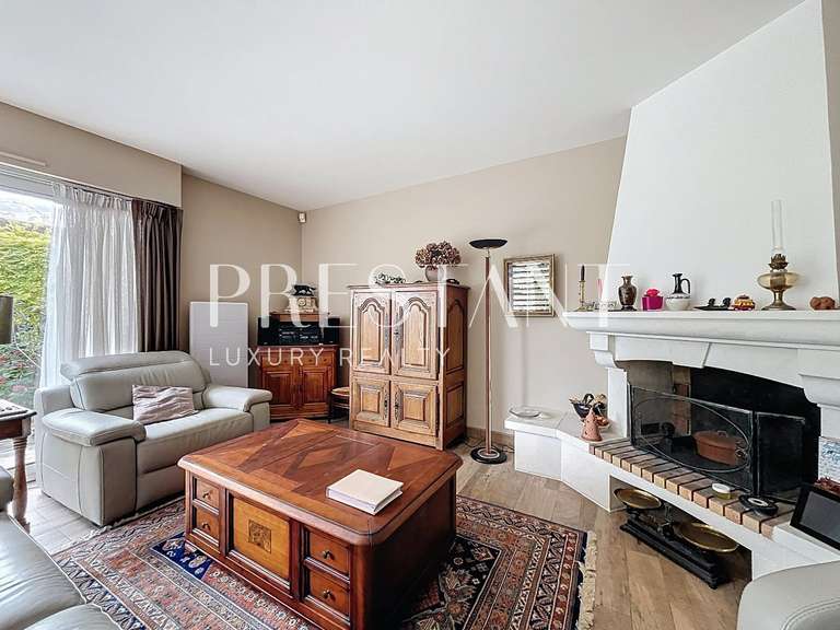 Maison Le Chesnay - 5 chambres - 201m²