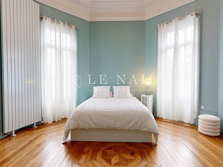 Mansion Le Creusot - 8 bedrooms - 583m²