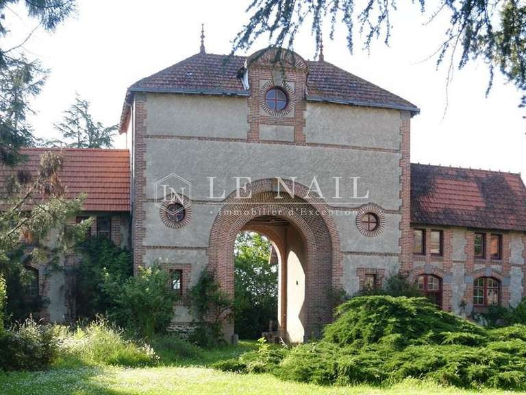 Propriété Le Dorat - 12 chambres - 600m²