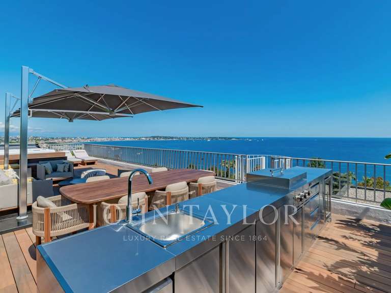 Apartment with Sea view le golfe-juan - 4 bedrooms - 154m²