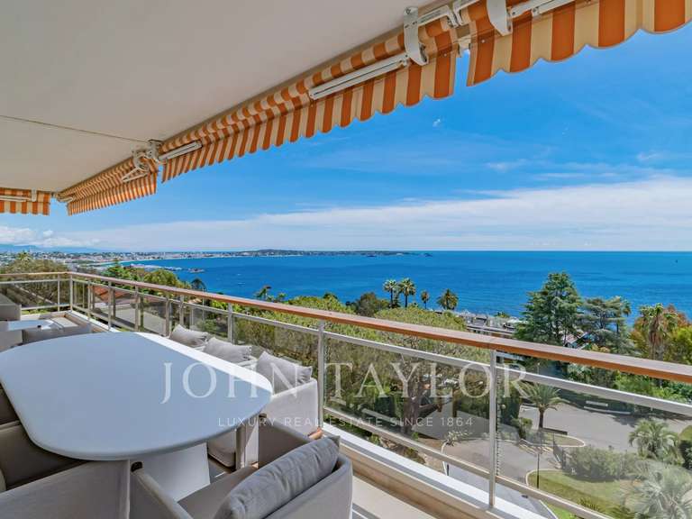 Appartement avec Vue sur mer Le golfe-juan - 4 chambres - 151m²