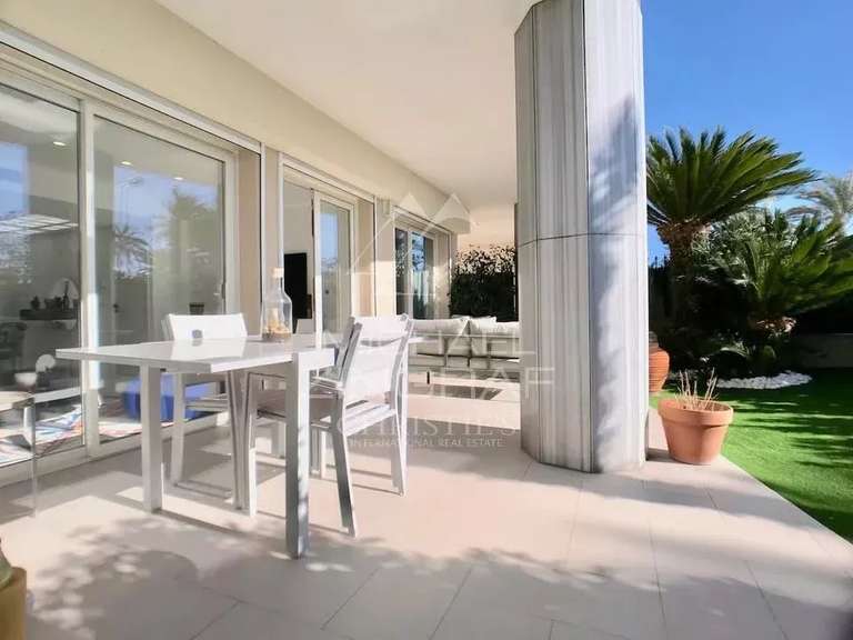 Appartement Le golfe-juan - 2 chambres - 81m²
