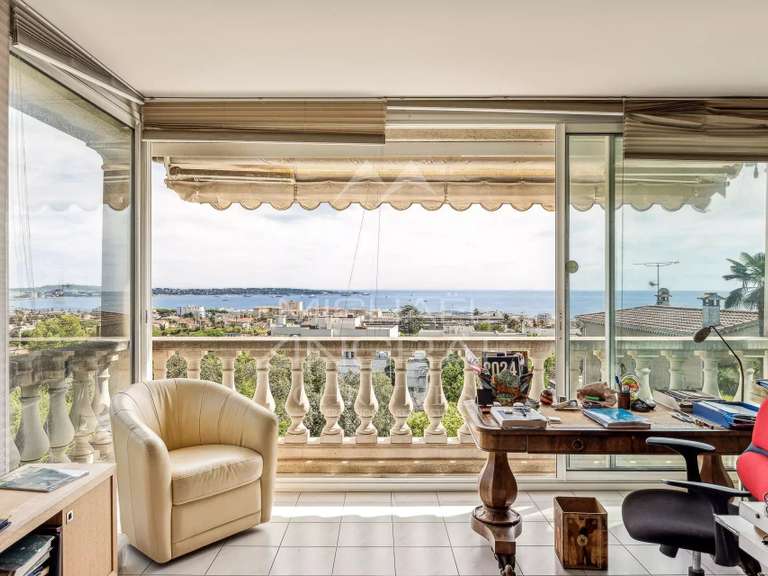 Appartement avec Vue sur mer Le golfe-juan - 3 chambres - 225m²