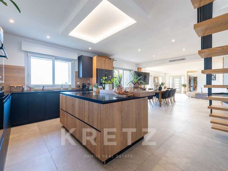 Maison avec Vue sur mer Le golfe-juan - 5 chambres - 250m²