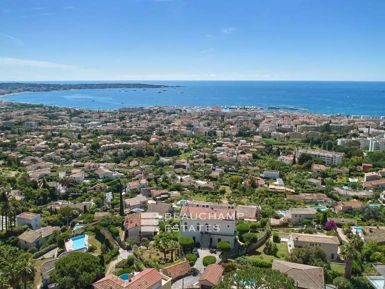 Maison avec Vue sur mer Le golfe-juan - 5 chambres - 202m²