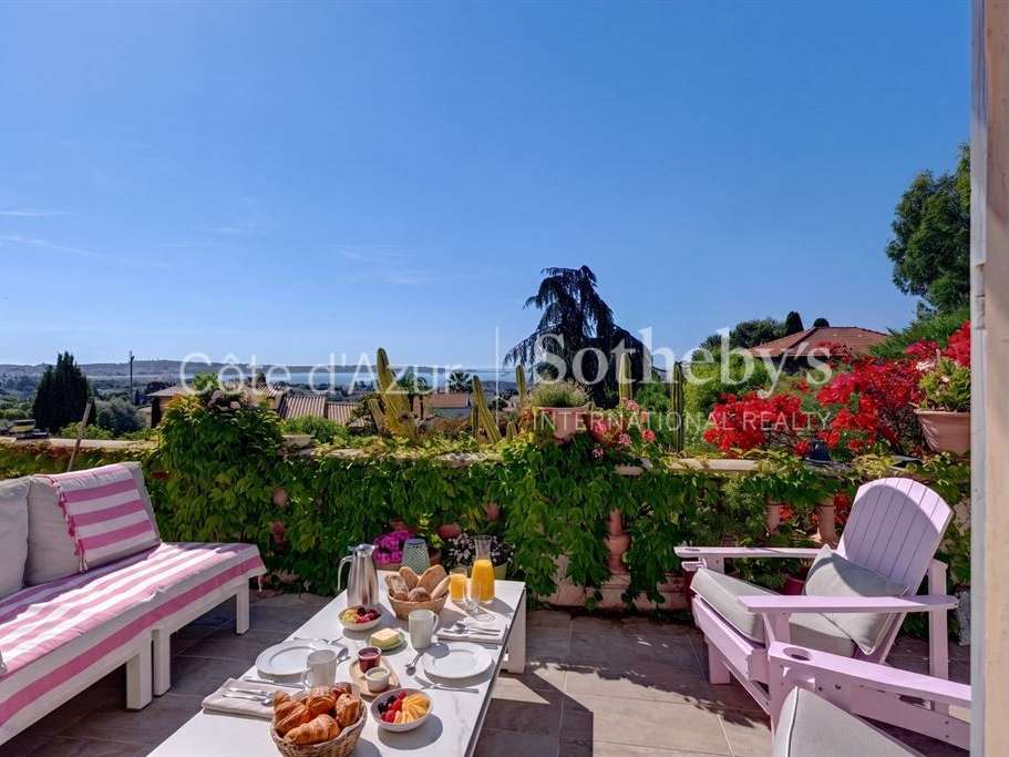 House le golfe-juan