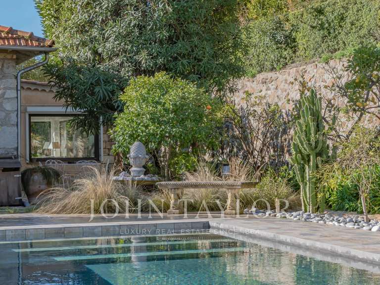 Villa avec Vue sur mer Le golfe-juan - 4 chambres - 177m²