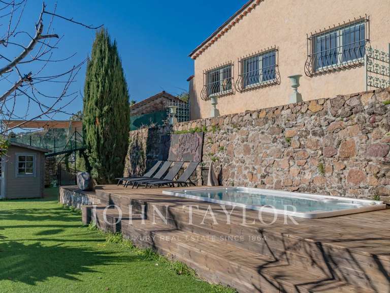 Villa avec Vue sur mer Le golfe-juan - 4 chambres - 177m²