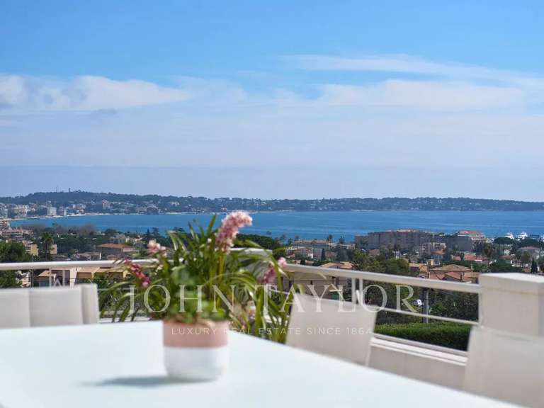 Villa avec Vue sur mer Le golfe-juan - 4 chambres - 174m²