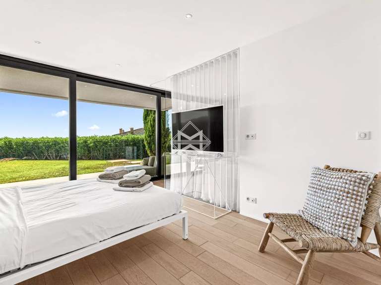 Villa avec Vue sur mer Le golfe-juan - 5 chambres - 204m²