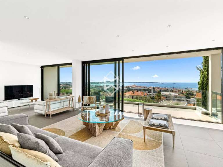 Villa avec Vue sur mer Le golfe-juan - 5 chambres - 204m²