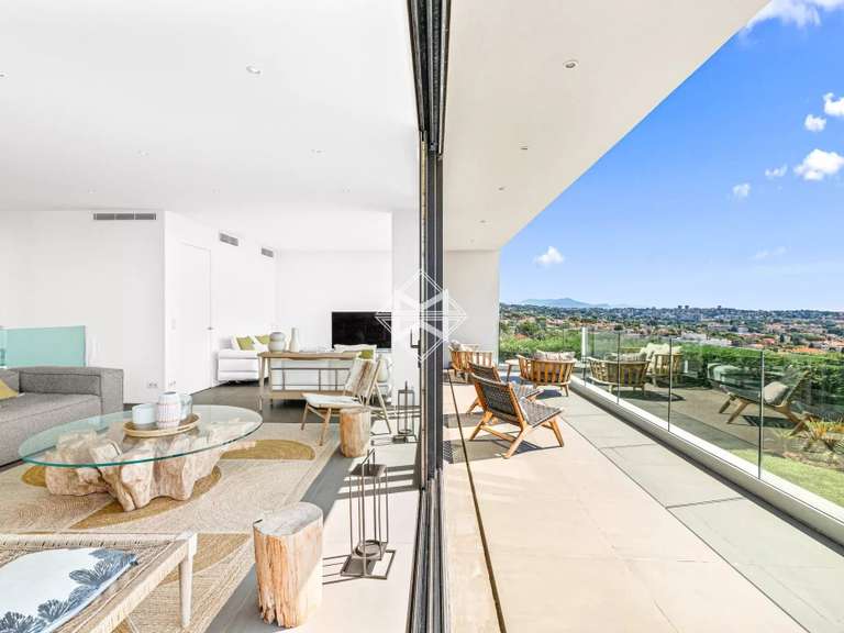 Villa avec Vue sur mer Le golfe-juan - 5 chambres - 204m²