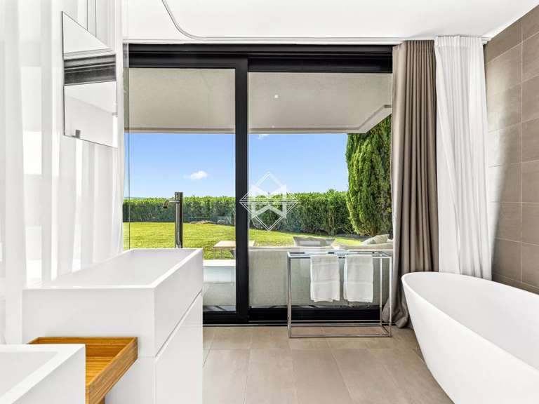 Villa avec Vue sur mer Le golfe-juan - 5 chambres - 204m²