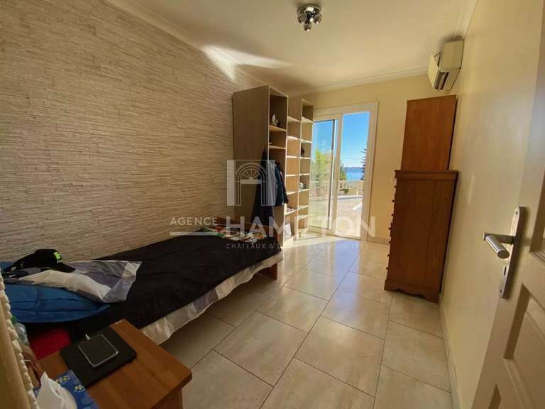 Villa avec Vue sur mer Le golfe-juan - 5 chambres - 140m²