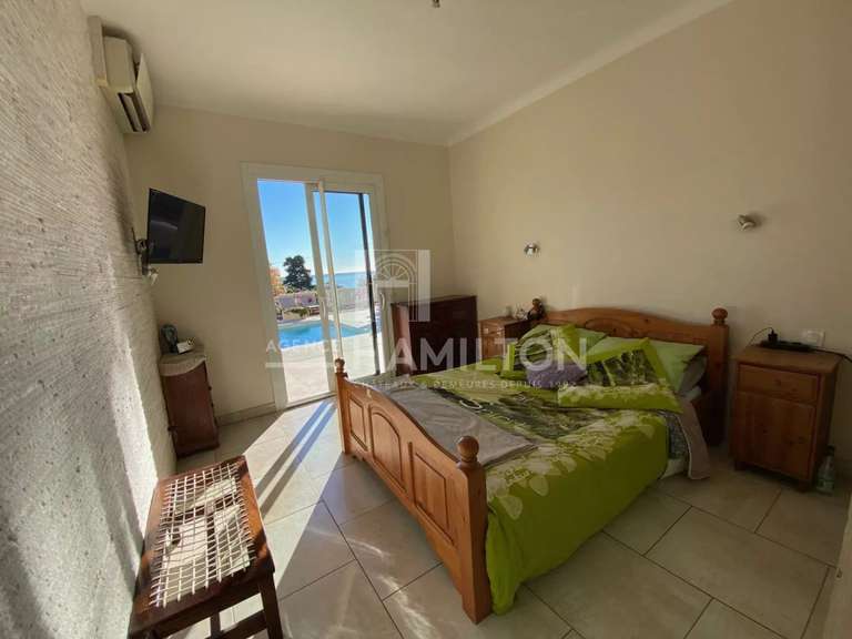 Villa avec Vue sur mer Le golfe-juan - 5 chambres - 140m²