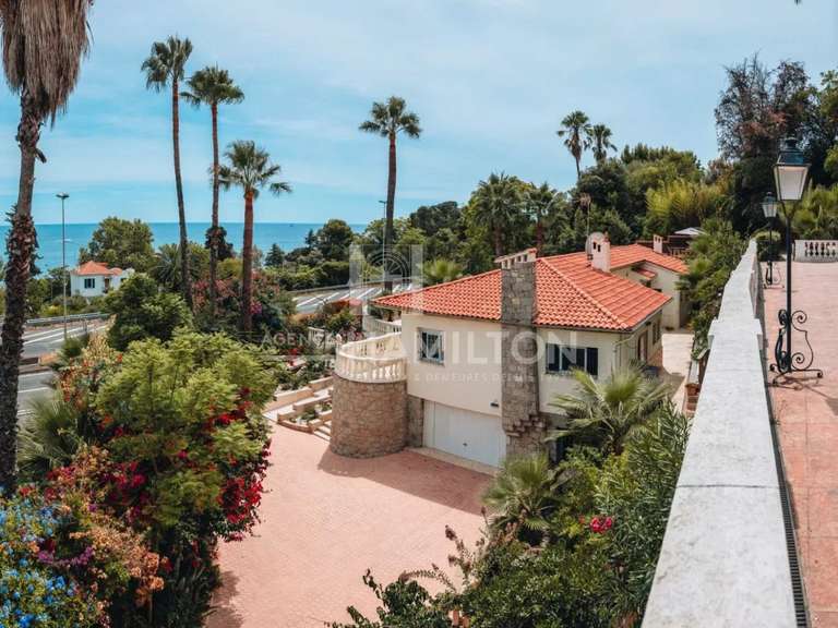 Villa avec Vue sur mer Le golfe-juan - 5 chambres - 140m²